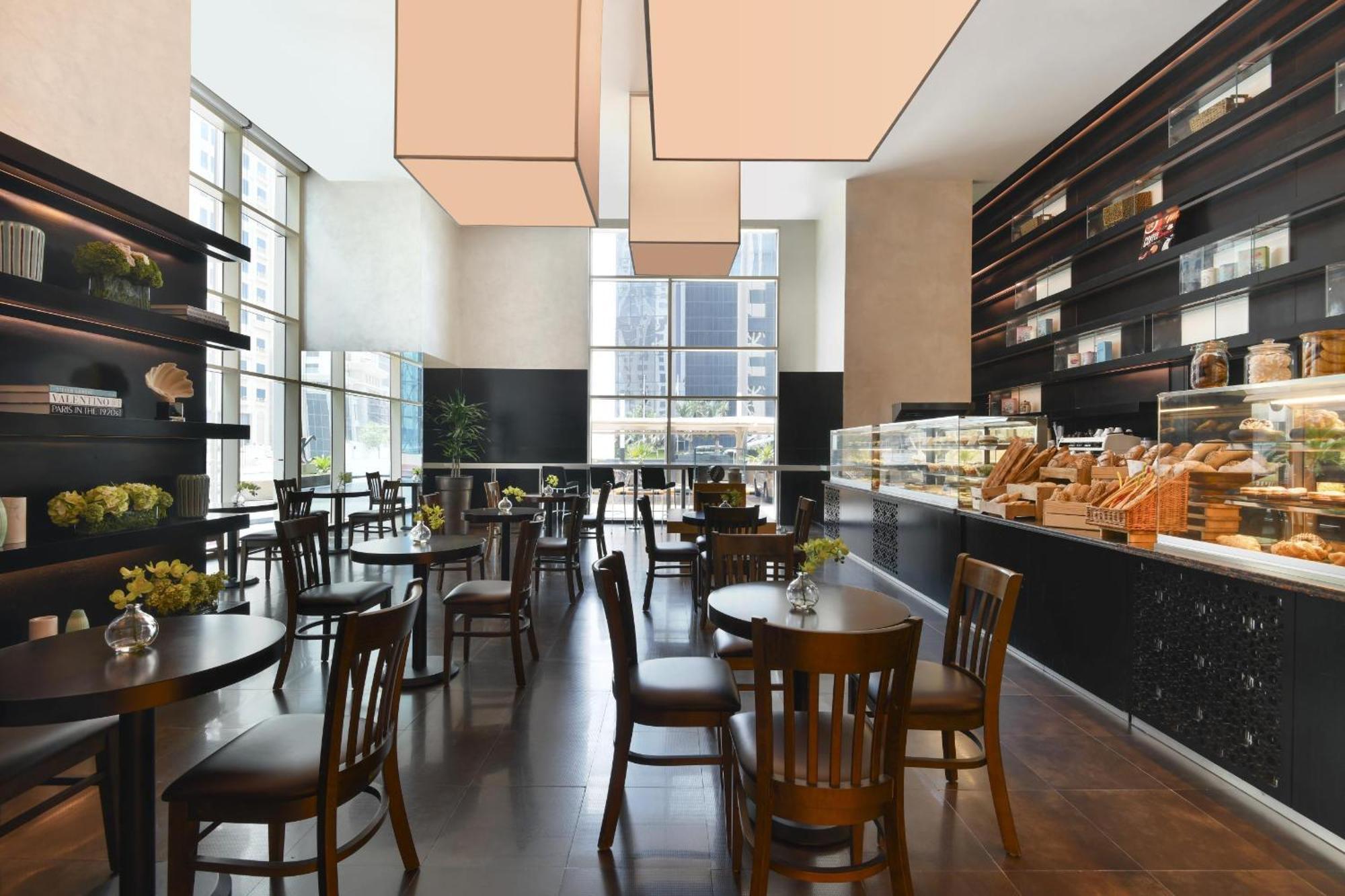 Kempinski Residences & Suites, 5*